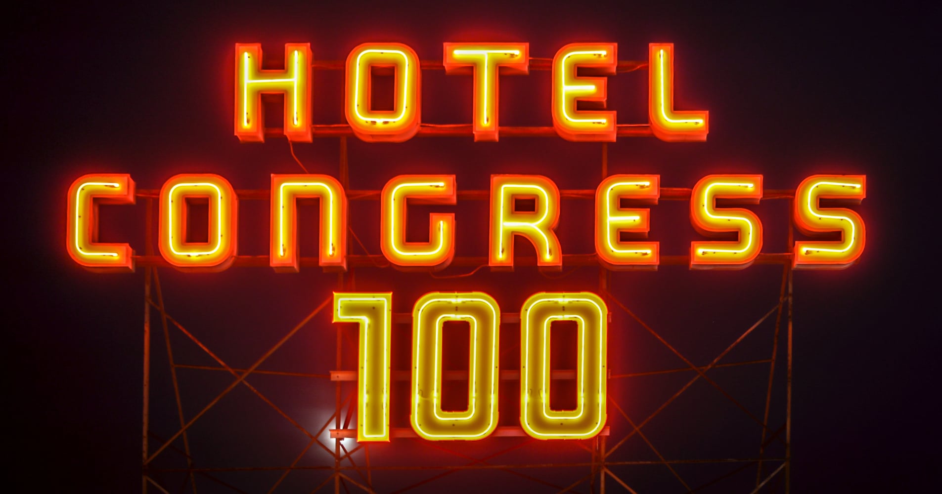 (c) Hotelcongress.com